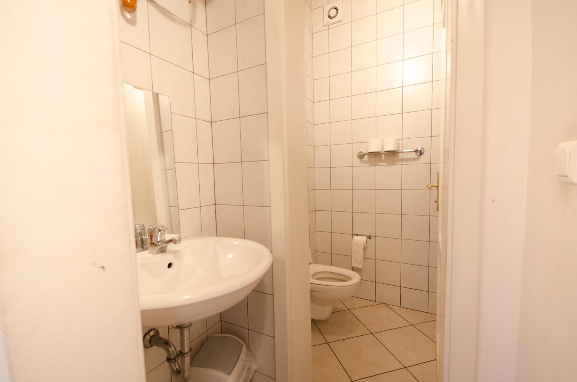 Hostel H2o